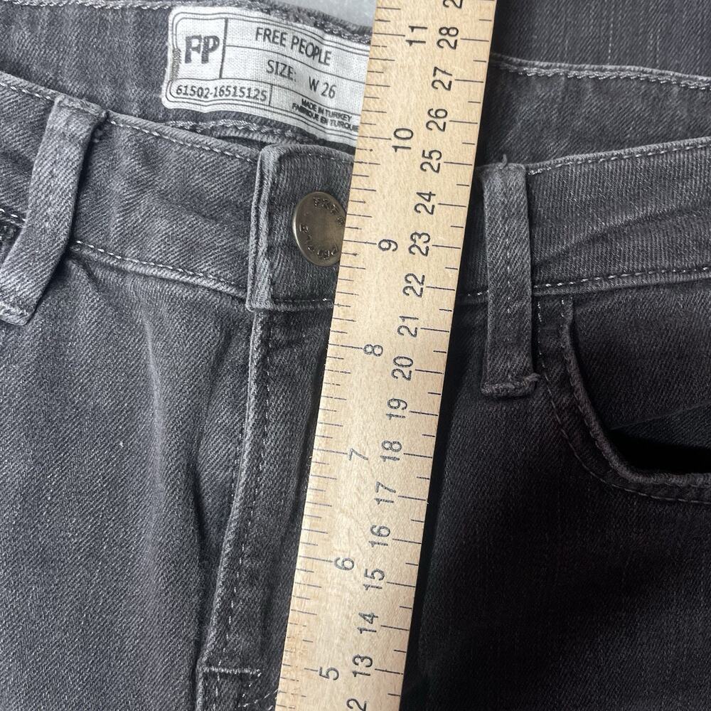 Free People Fringe Crop Jeans in Smoke Black (Gray) Size 26 61502-16515125 - Picture 13 of 16